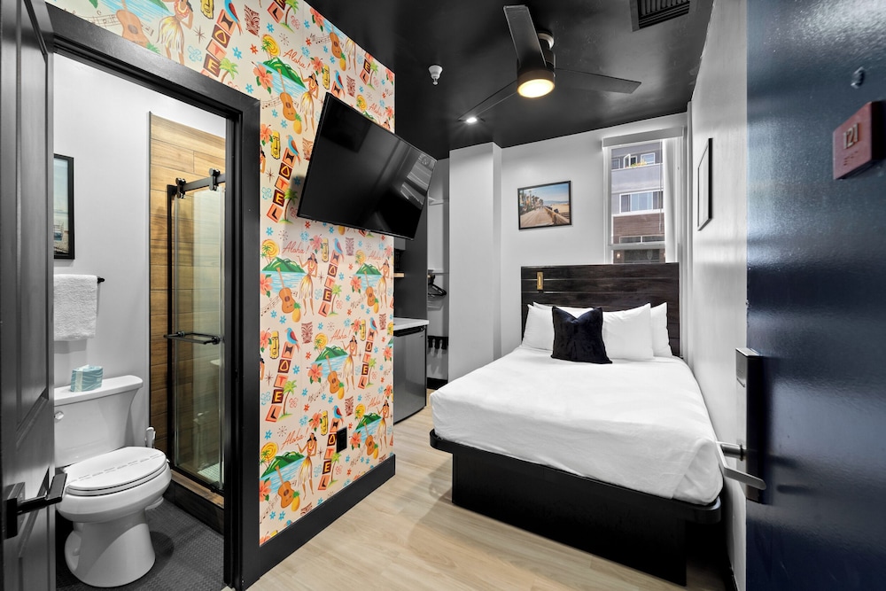 Standard Room Full Bed