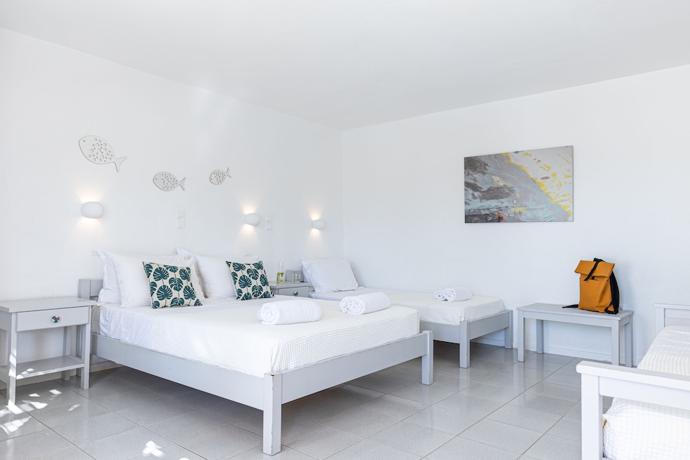 Standard Quadruple Room, Sea View photo 3