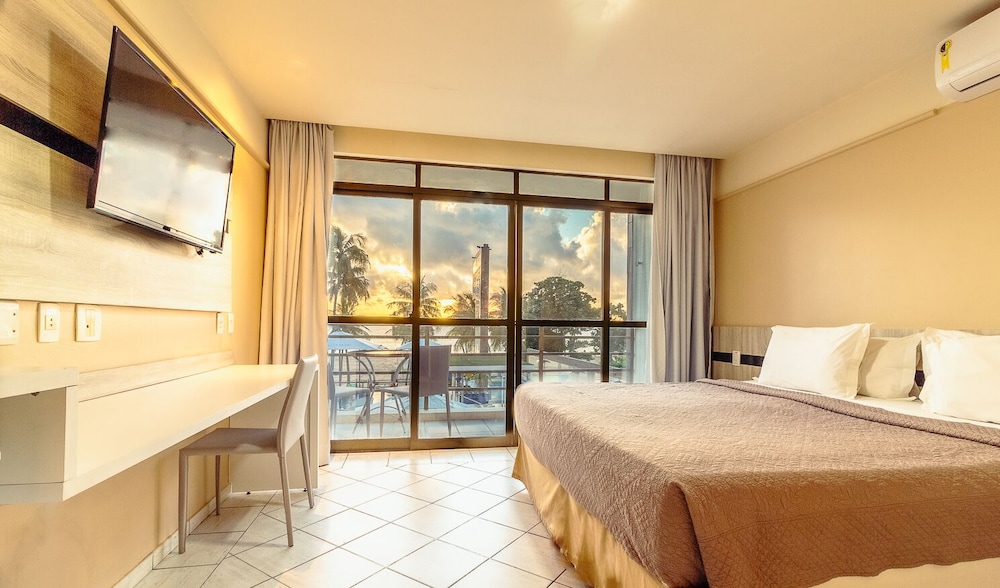 Suite, 1 King Bed, Sea Facing photo 3