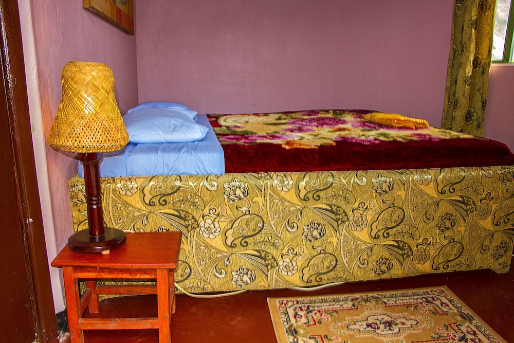 Basic Cabin, 1 Queen Bed, Non Smoking, Mountain View photo 1