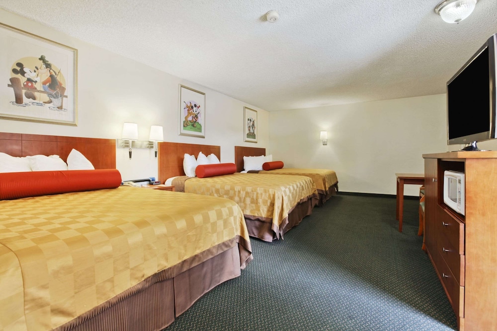 Room, Multiple Beds - Photo 1