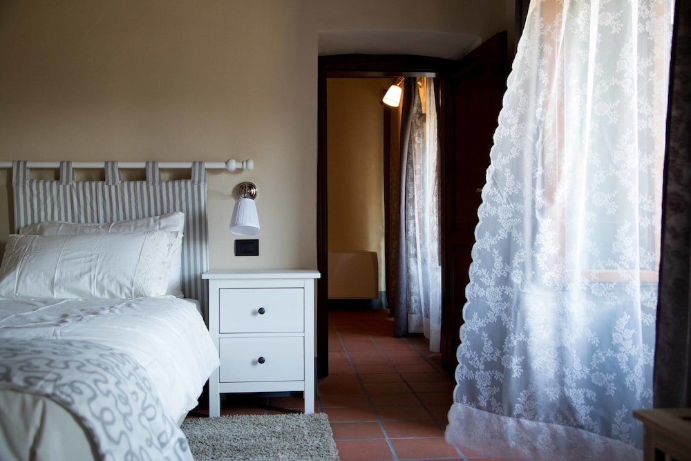 Double or Twin Room photo 3