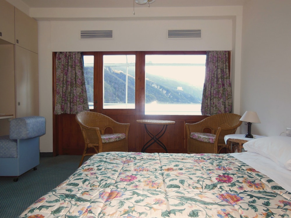 Double Room, 1 Double Bed, Balcony, Lake View