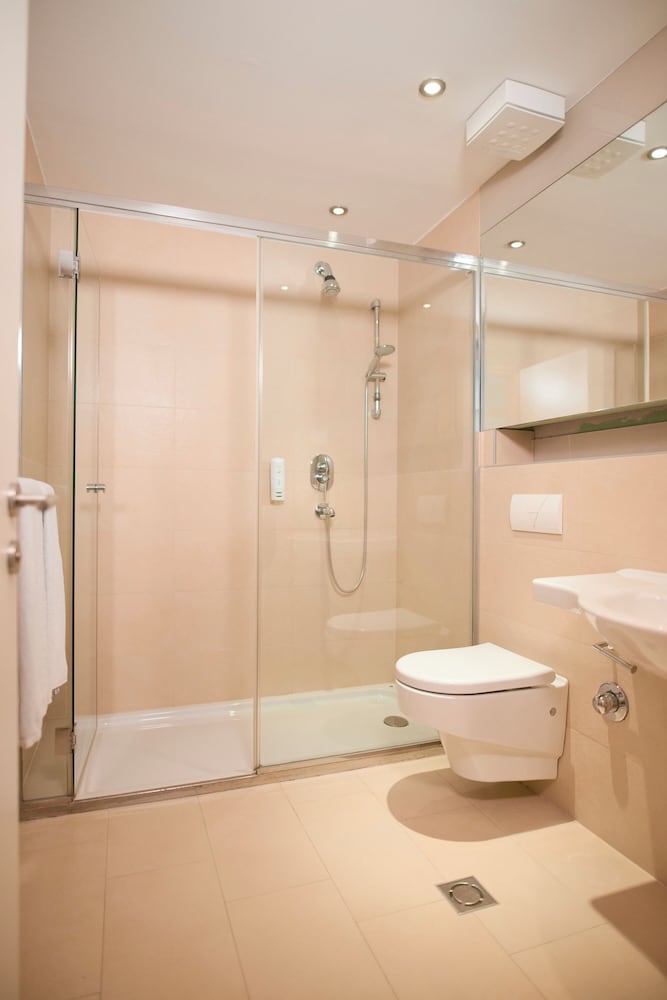 Deluxe Double or Twin Room with Mountain View photo 3