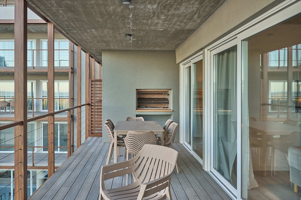 Apartment, 2 Bedrooms, Partial Sea View photo 3