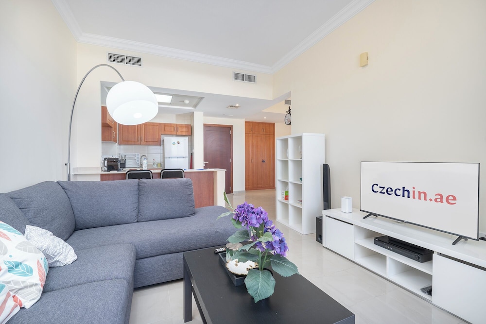 Classic Apartment, Balcony, Ocean View photo 1