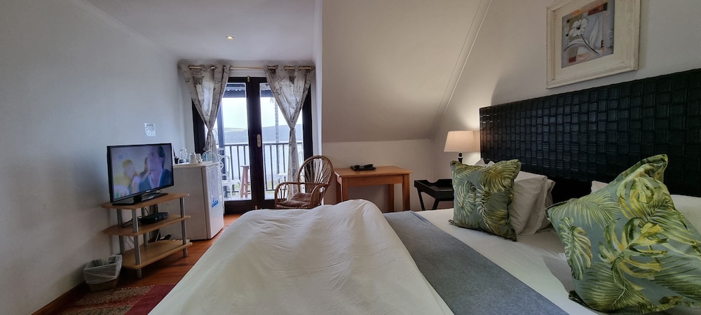 Standard Double Room, Lagoon View photo 2