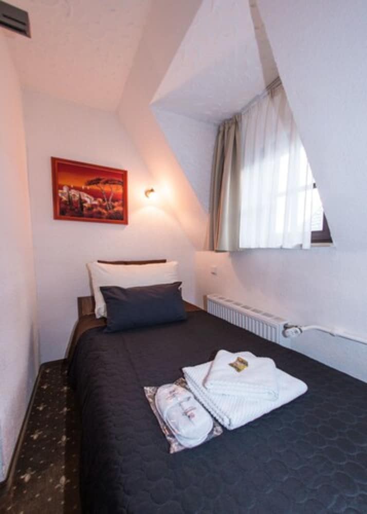 Economy Single Room photo 3