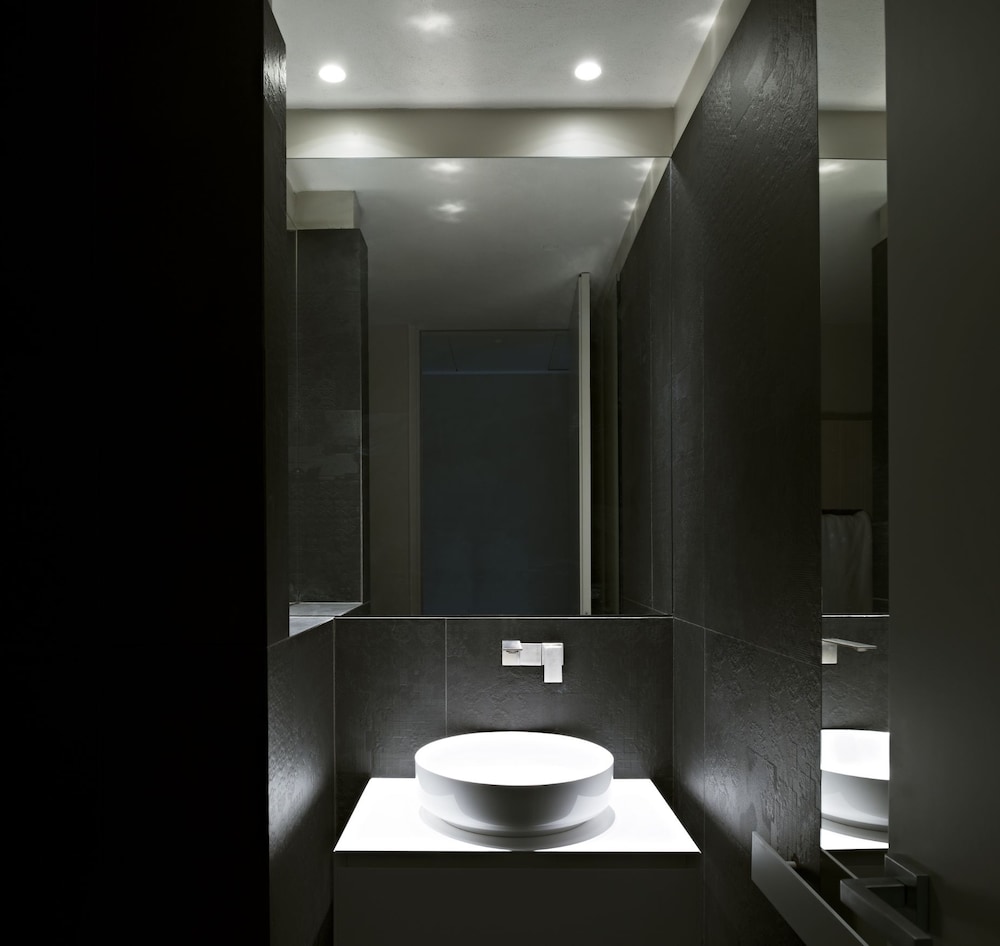 Suite, Annex Building (Rock, 50 meters away) - Photo 3