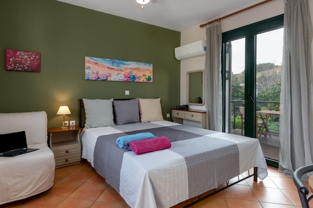 Studio, Garden View, Ground Floor photo 1