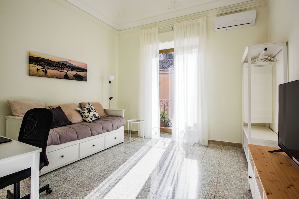 Apartment, Balcony