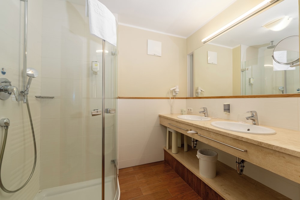 Basic Double Room photo 3