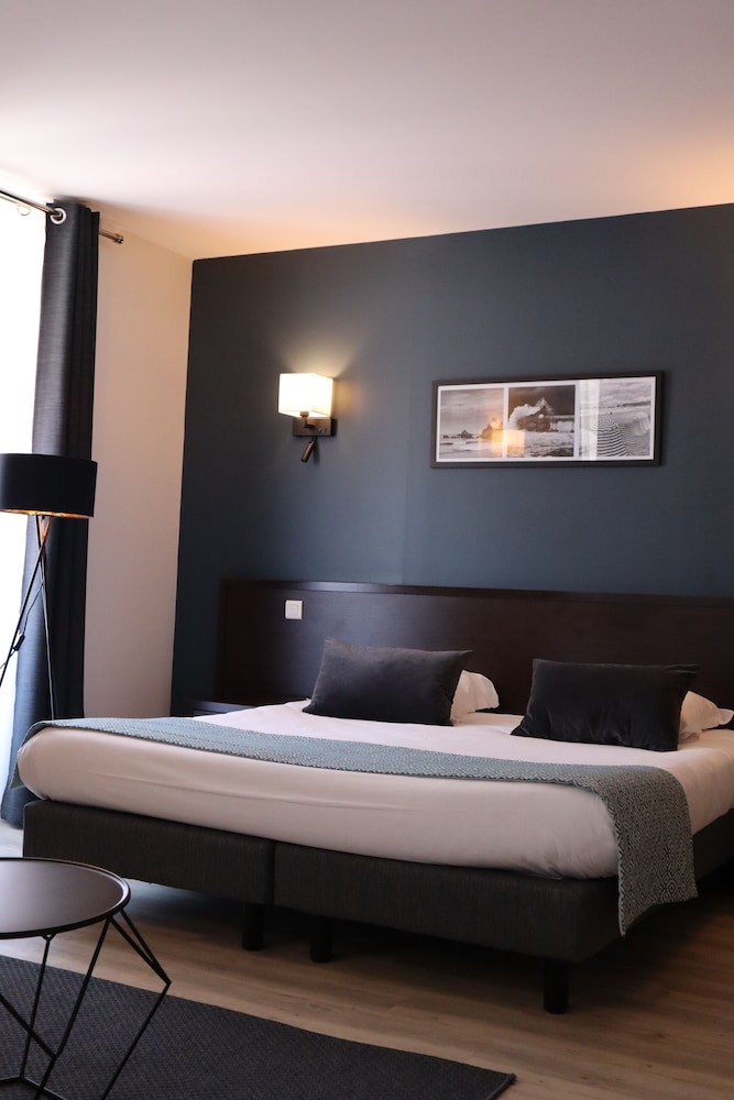 Large Junior Suite - Photo 1