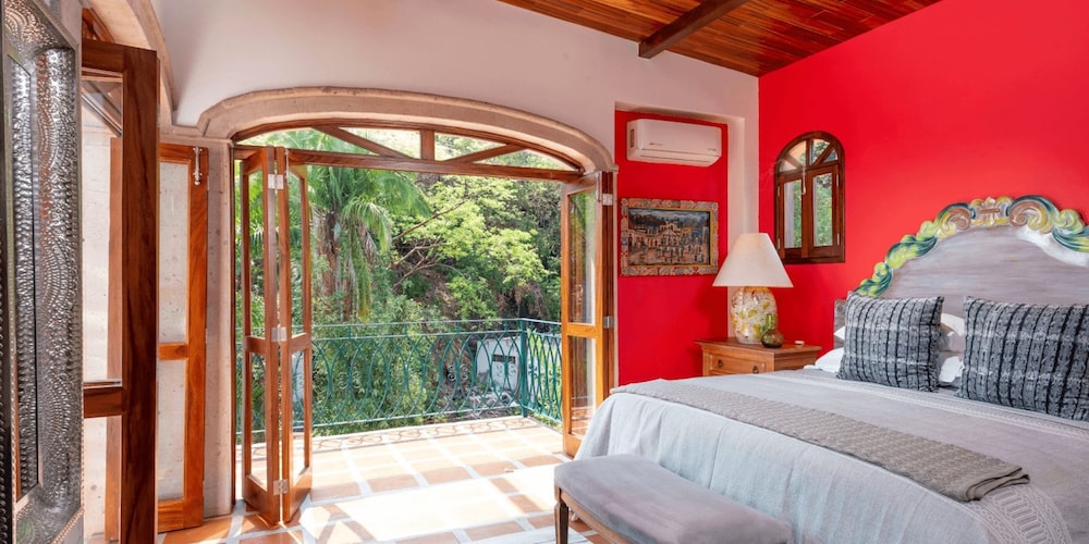 Superior Penthouse, 1 King Bed with Sofa bed, Hot Tub, Ocean View