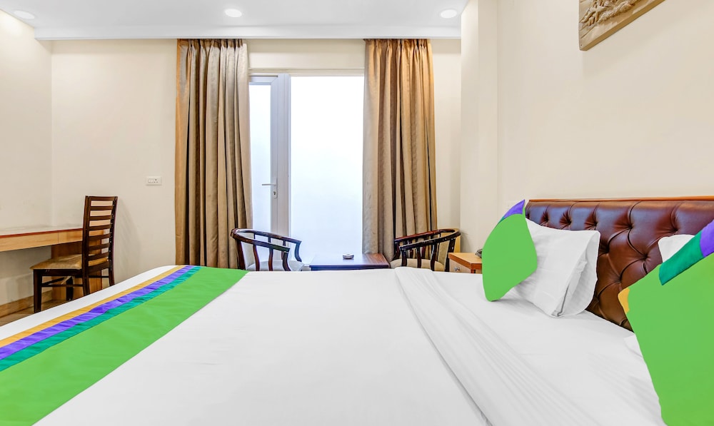 Deluxe Room - Photo 15