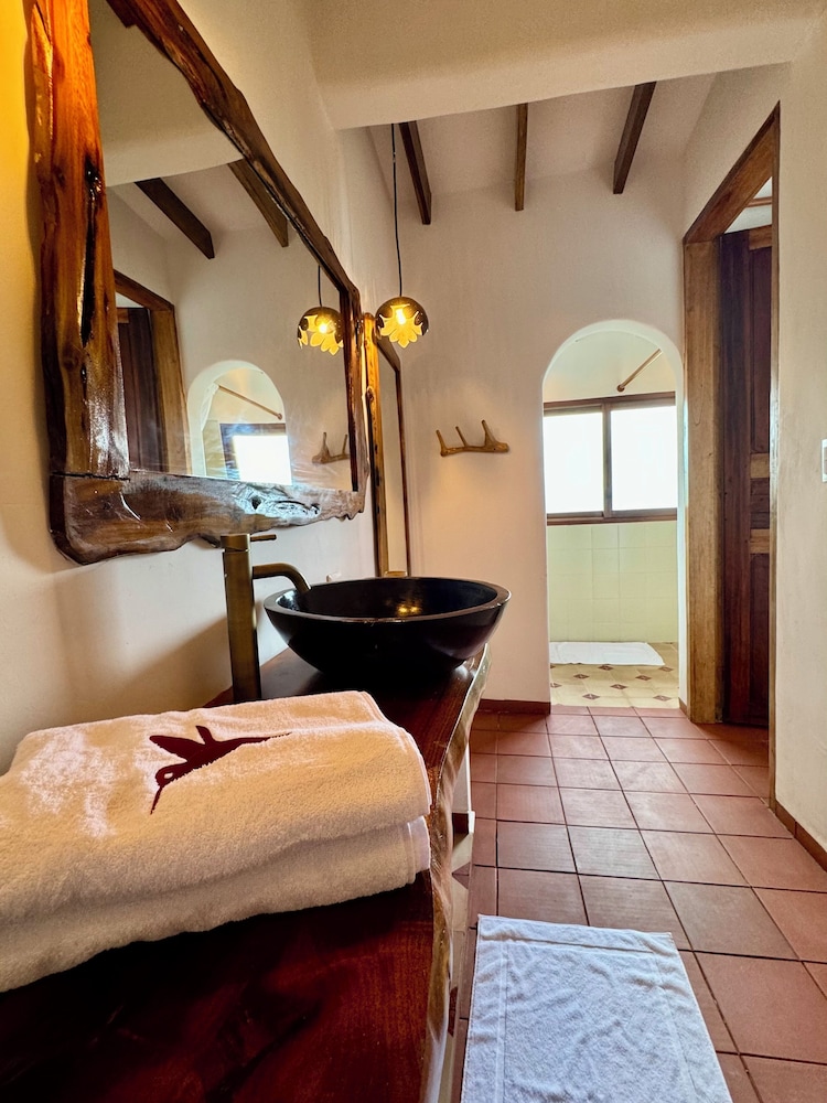 Honeymoon Cabin photo 2