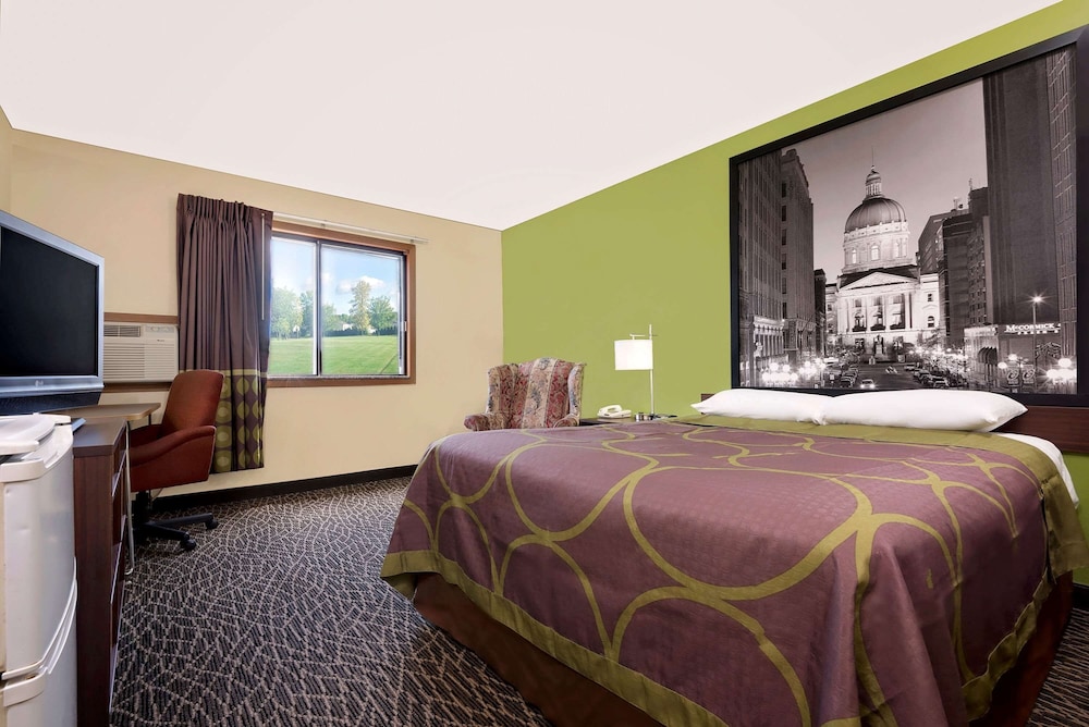 Standard Room, 1 Queen Bed, Accessible - Photo 1