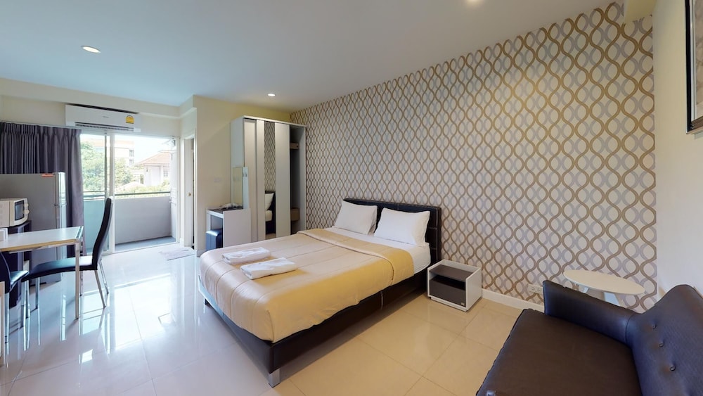 Basic Studio, 1 Queen Bed photo 1