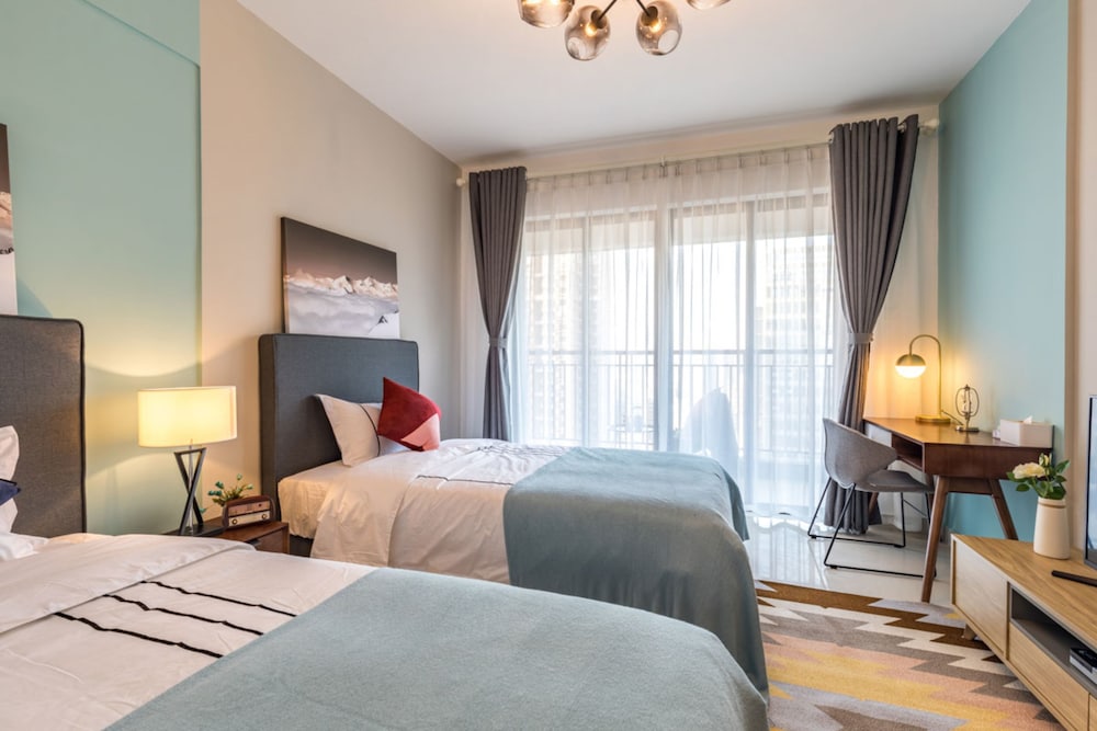 Twin Room With View