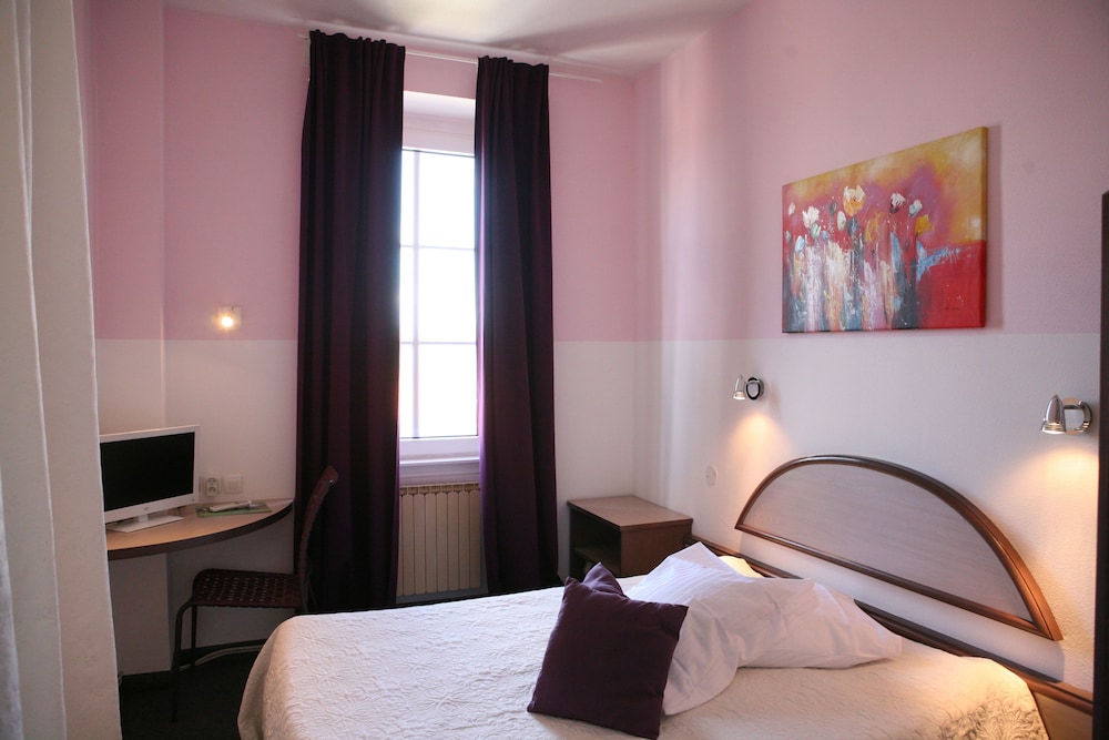 Double or Twin Room photo 1