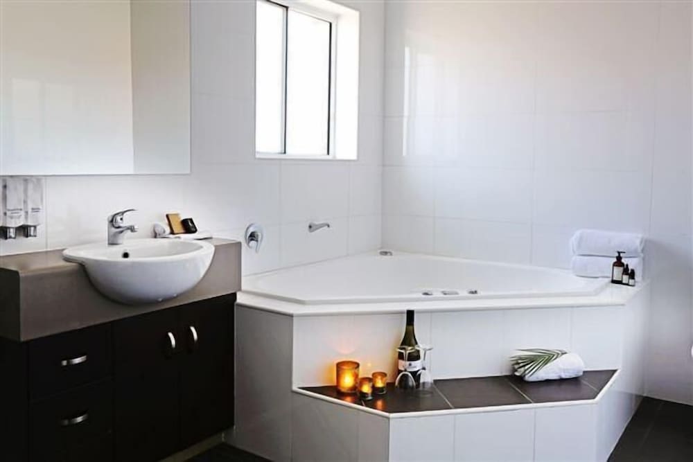 Executive Room, 1 King Bed, Jetted Tub