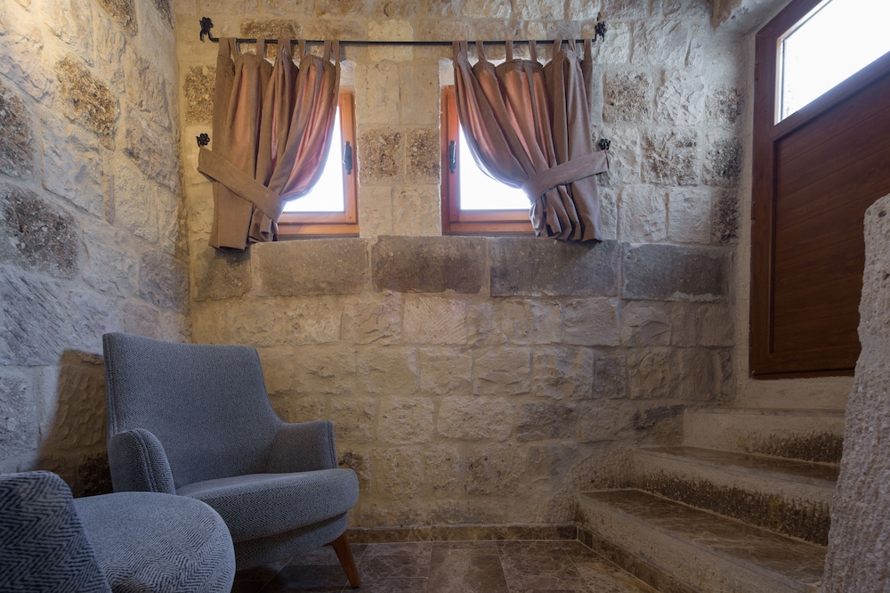 Comfort Suite, City View - Photo 2