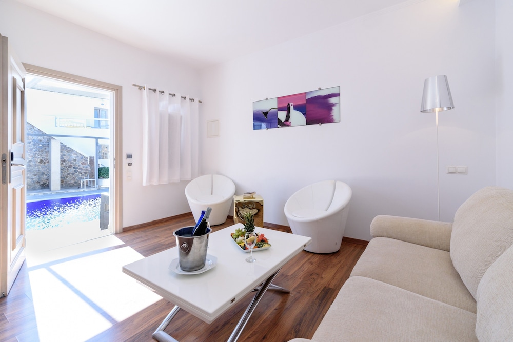 Suite - Photo 7