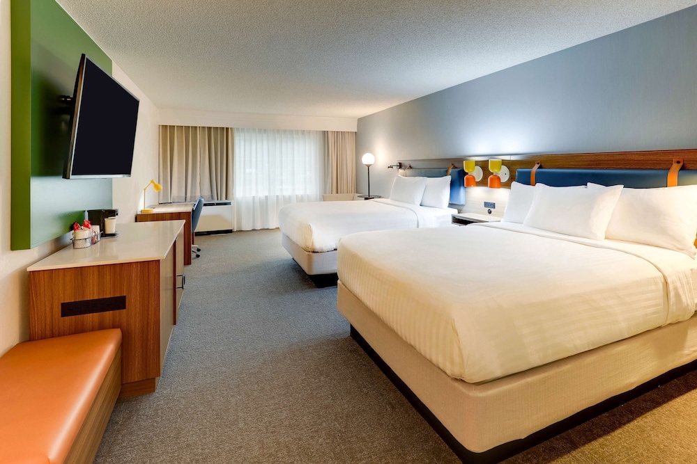 Deluxe Room, 2 Queen Beds - Photo 2