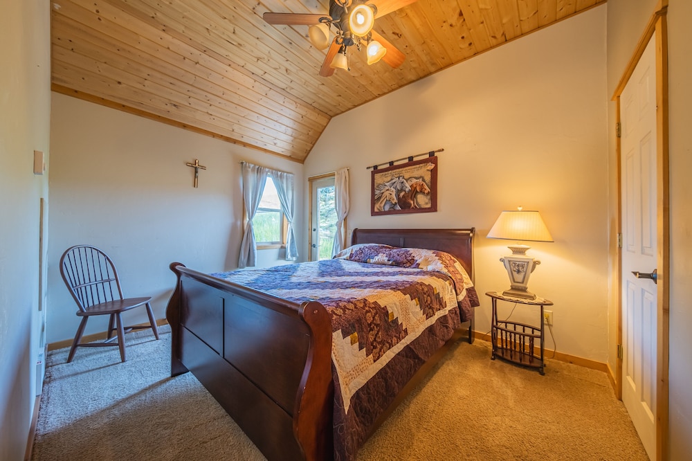 Cabin, Multiple Beds, Patio, Mountain View (The Cabin On The Ranch)