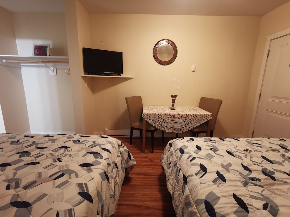 Family Double Room, 2 Queen Beds, Non Smoking photo 2
