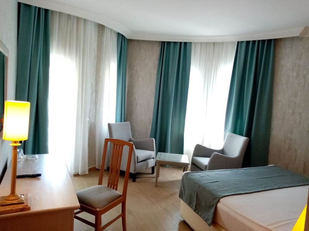 Grand Room photo 3