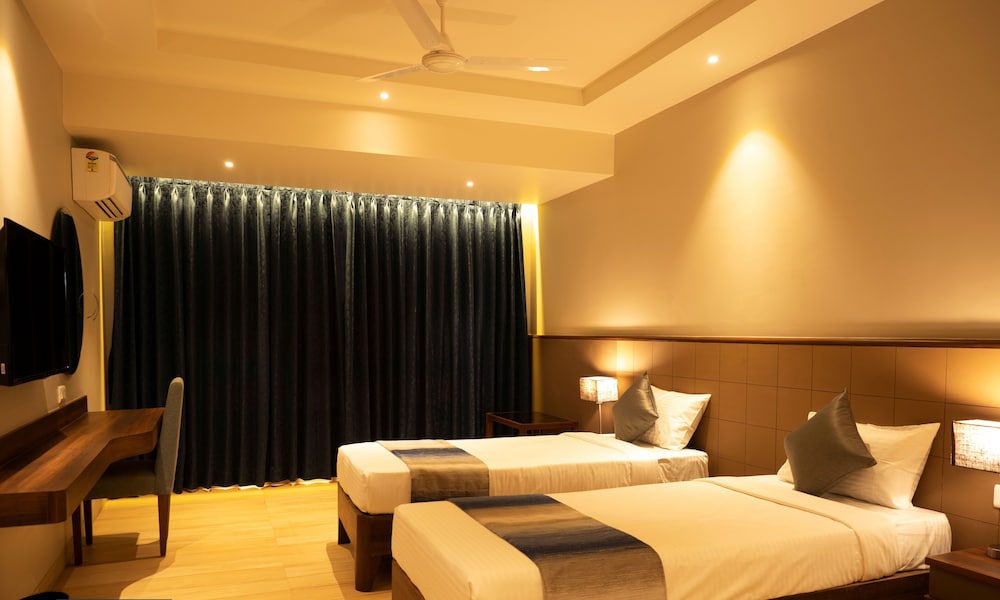 Premium Twin Room - Photo 1