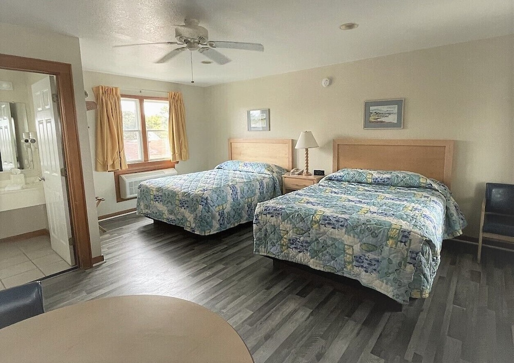 Premium Room, 2 Queen Beds, Pool View, Poolside photo 1