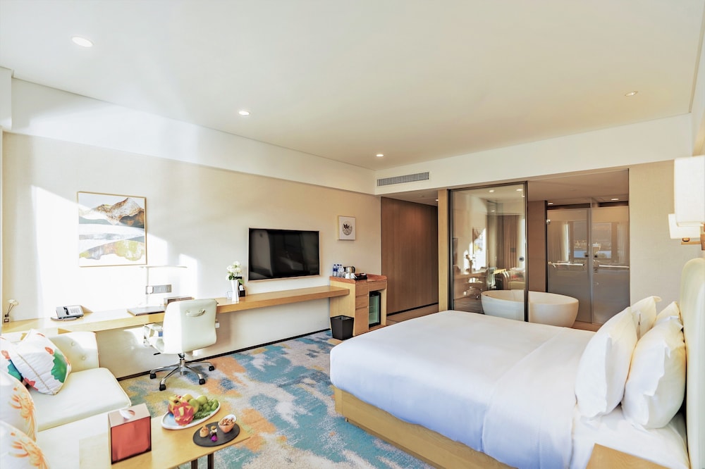 Executive Room, 1 King Bed - Photo 4