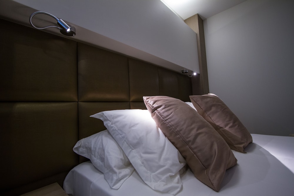 Premium Double Room - Photo 3