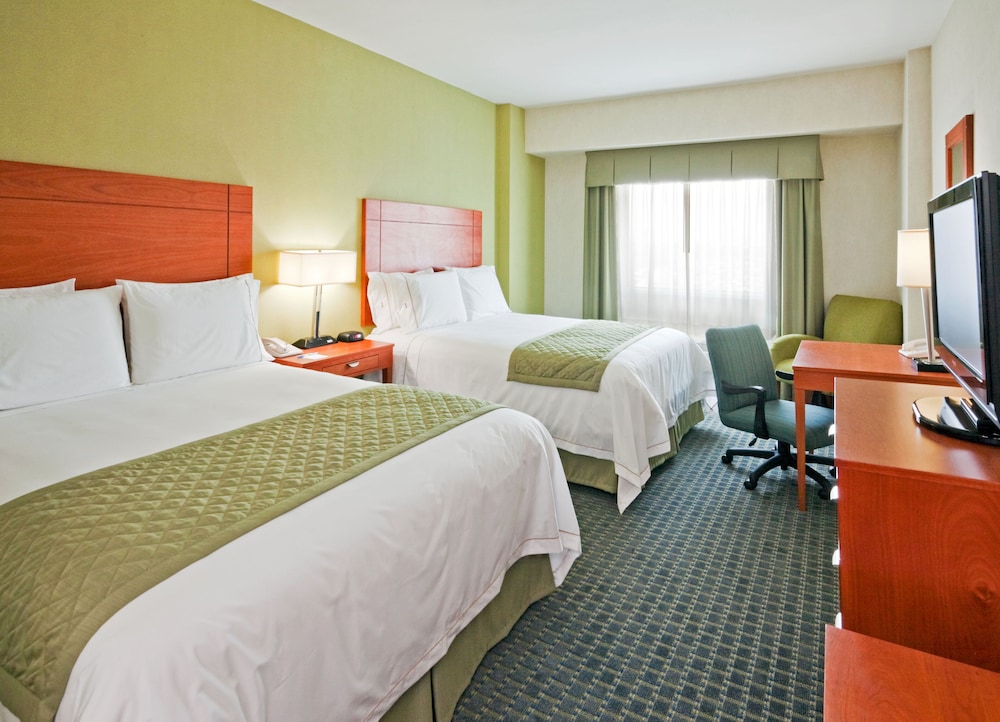 Standard Room, 2 Queen Beds - Photo 2