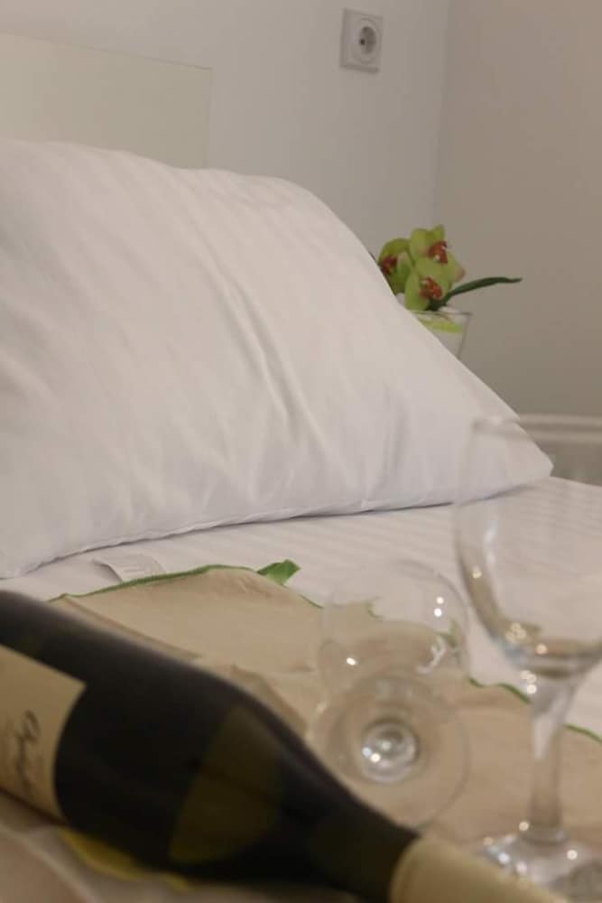 Deluxe Double Room, 1 King Bed photo 1