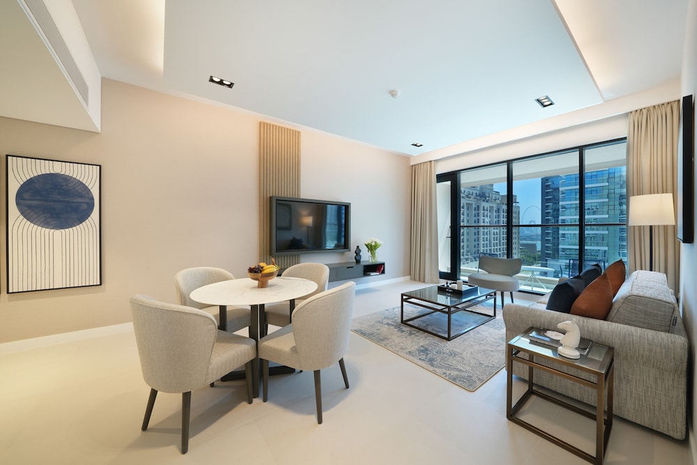 Luxury One Bedroom Apartment with Balcony