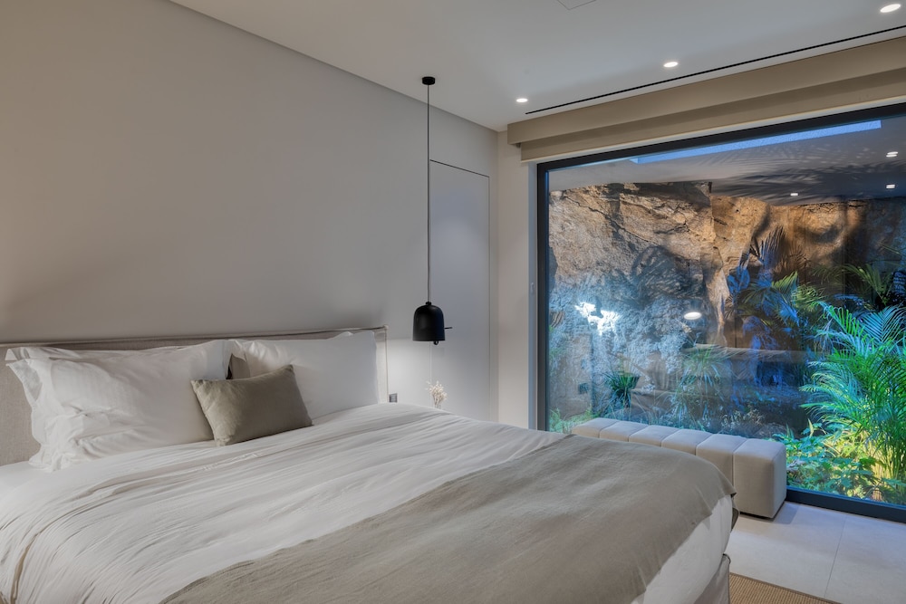 10 Bedroom Villa with Private Pool
