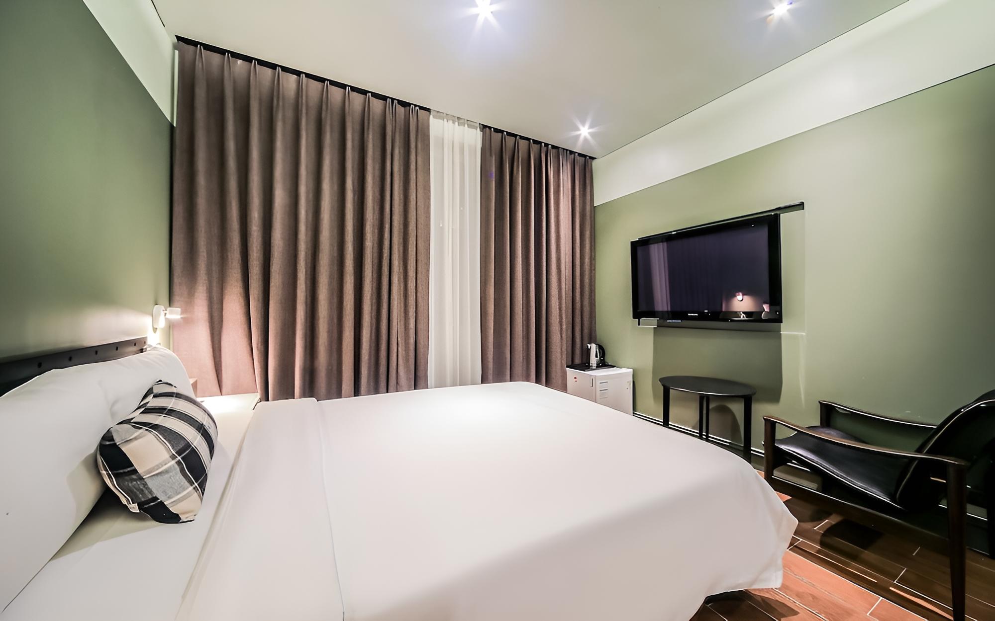 Room (Standard room) - Photo 17