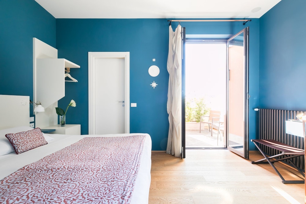 Suite, 1 King Bed, Terrace, City View photo 1