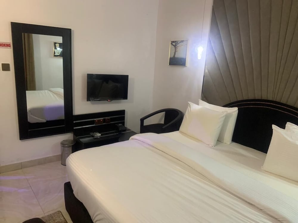 Executive Room - Photo 3