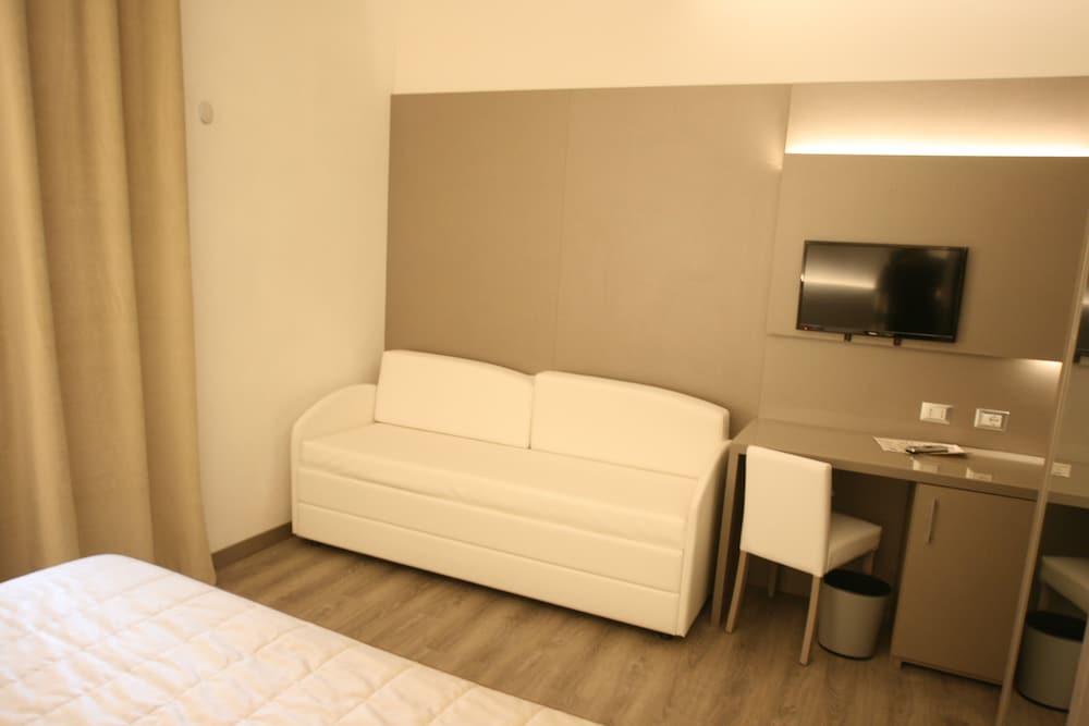 Double Room - Photo 2
