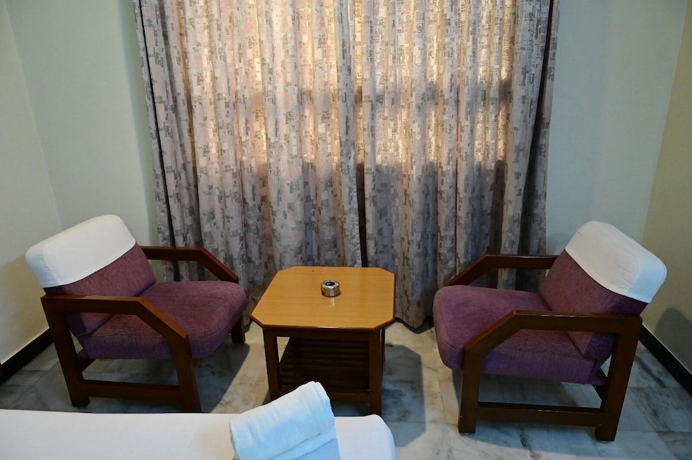 Deluxe Room - Photo 3
