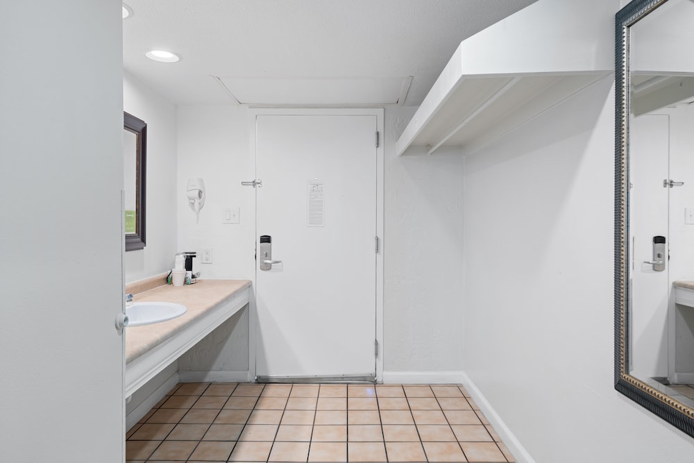 Standard Room, Kitchen, Ground Floor - Photo 2