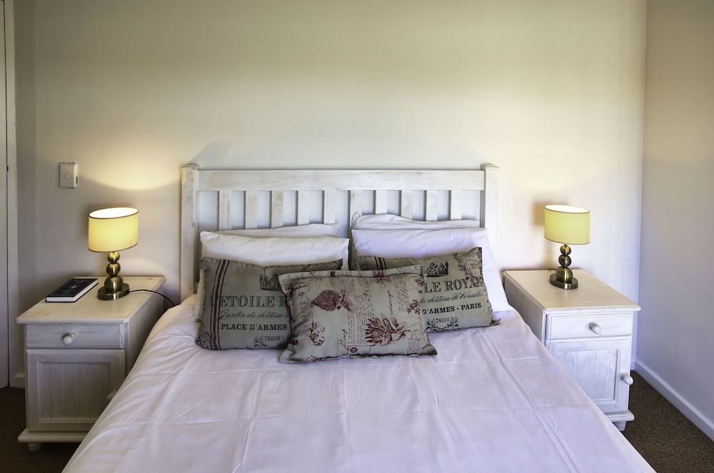 Comfort House, 4 Bedrooms (10 Mulligan )