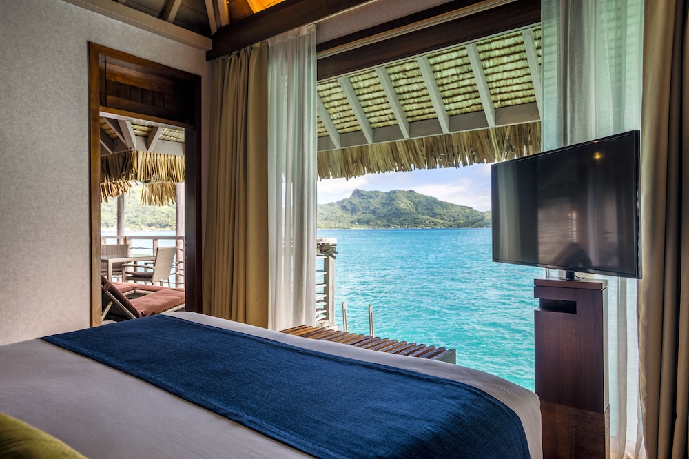 Room, Multiple Beds, Lagoon View, Overwater