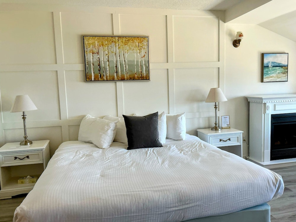 Superior Room, Private Bathroom, Lake View