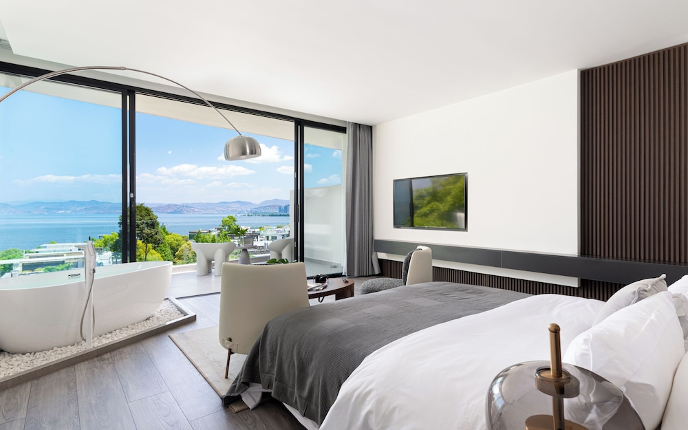 Economy Double Room, Balcony, Sea View photo 1