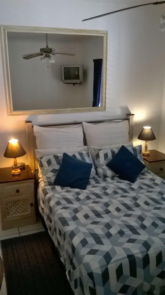 Double Room (or Single) photo 2